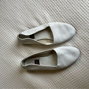 Vintage AEROSOLES White Leather Flats
